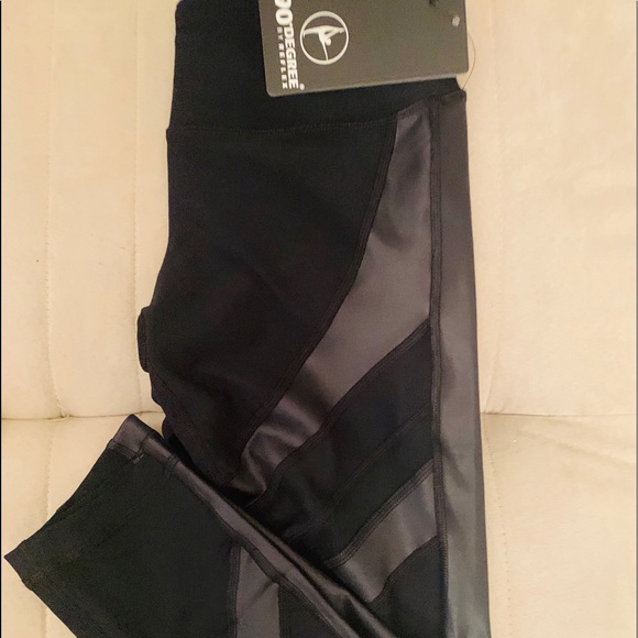 NWT black Capri leggings 90 degree by reflex - Picture 1 of 2